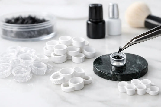 Lash Glue Cups Bulk: What Pros Should Buy